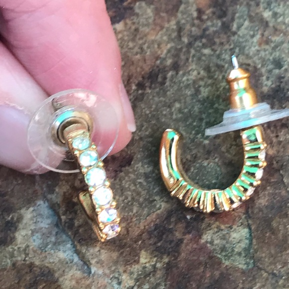 VTG Goldtone Crystal Earrings - Picture 3 of 6